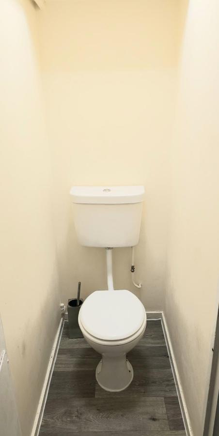 Charming Room Near Central לונדון מראה חיצוני תמונה